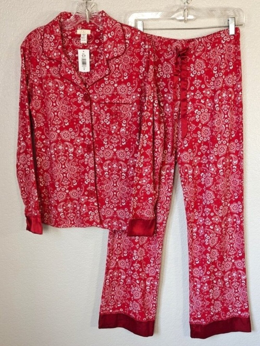 Mariah Carey XS Pajama Set Red Satin Trim Paisley Print Long Sleeves & Pants